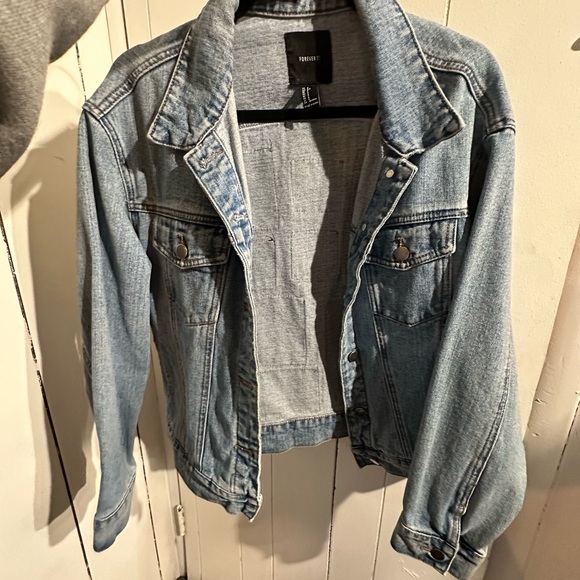 FOREVER 21 Jean jacket with photos on back - Picture 3 of 5